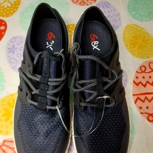Men's size 9.5 Gbx sneakers